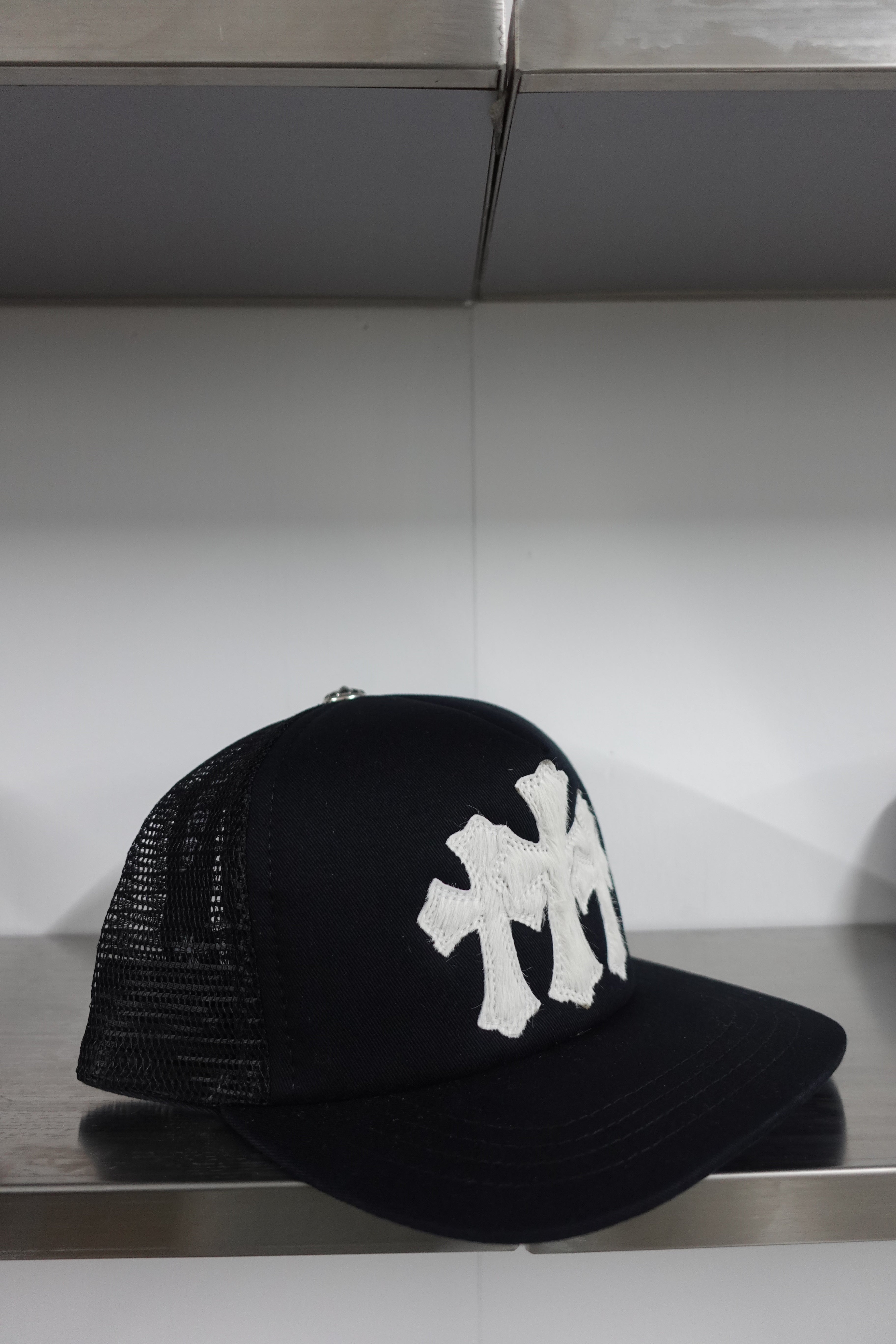 PONY HAIR TRUCKER BLACK/WHITE
