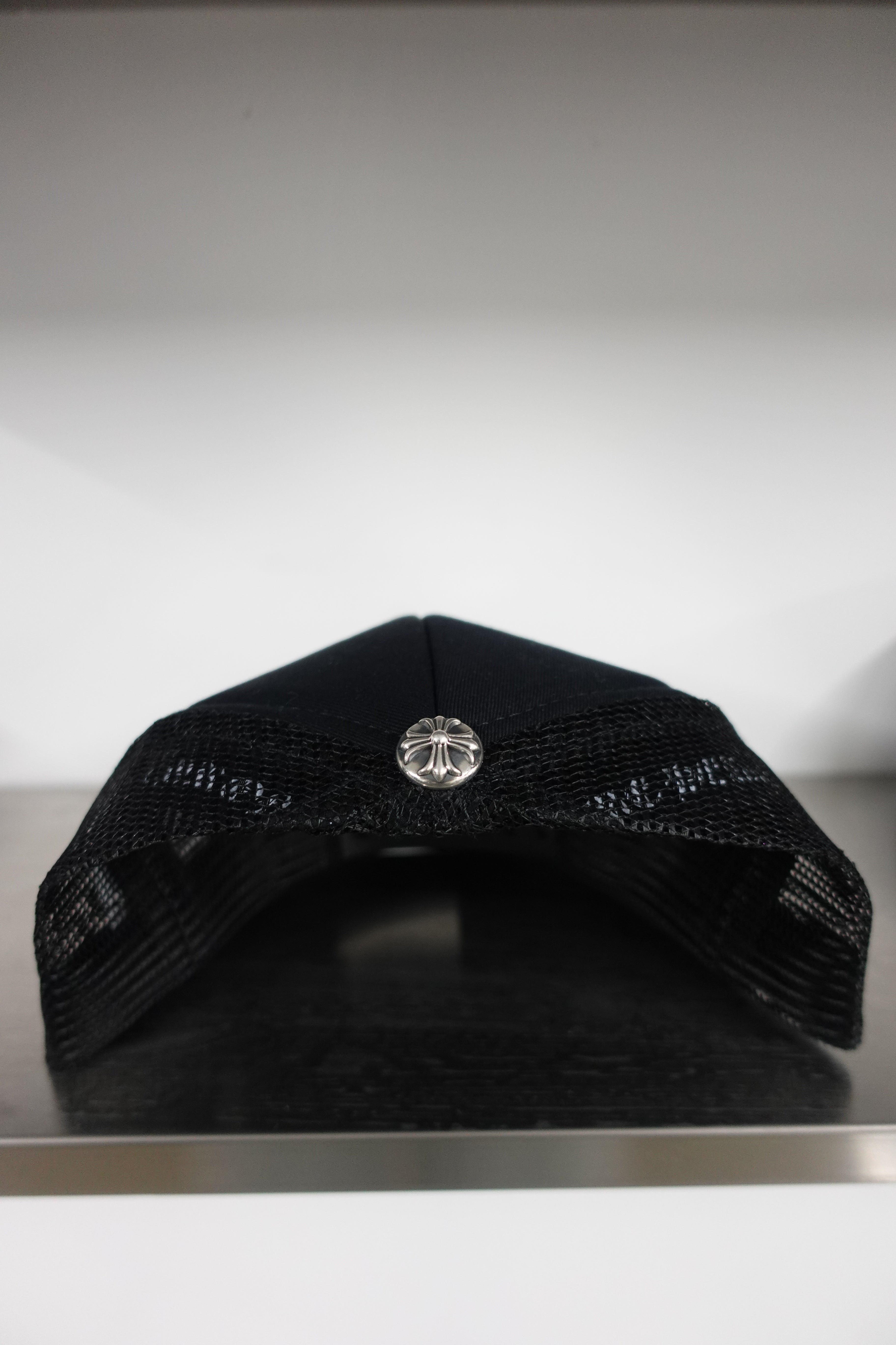 LONDON TRUCKER BLACK/WHITE