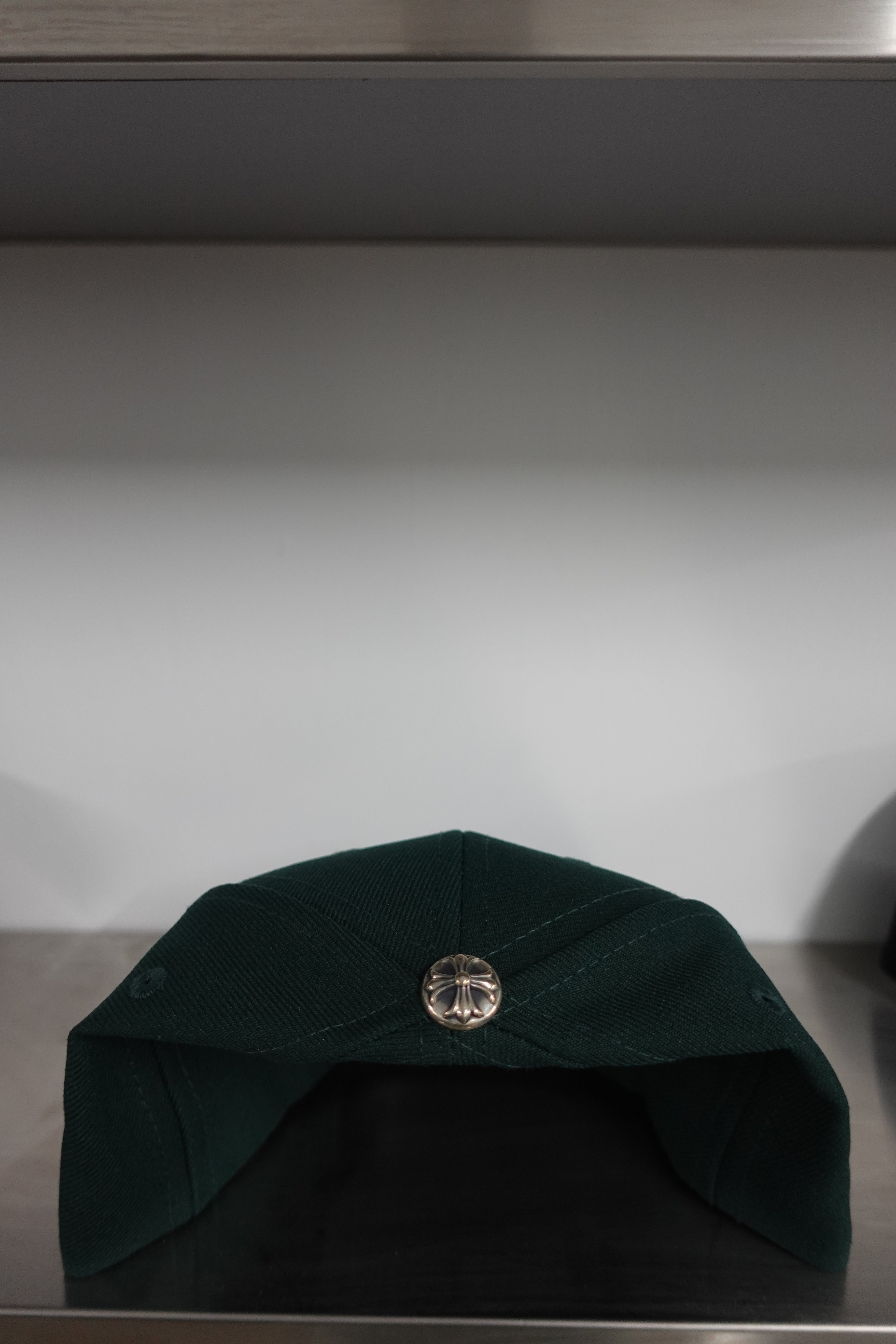 LETTER HAT GREEN/WHITE