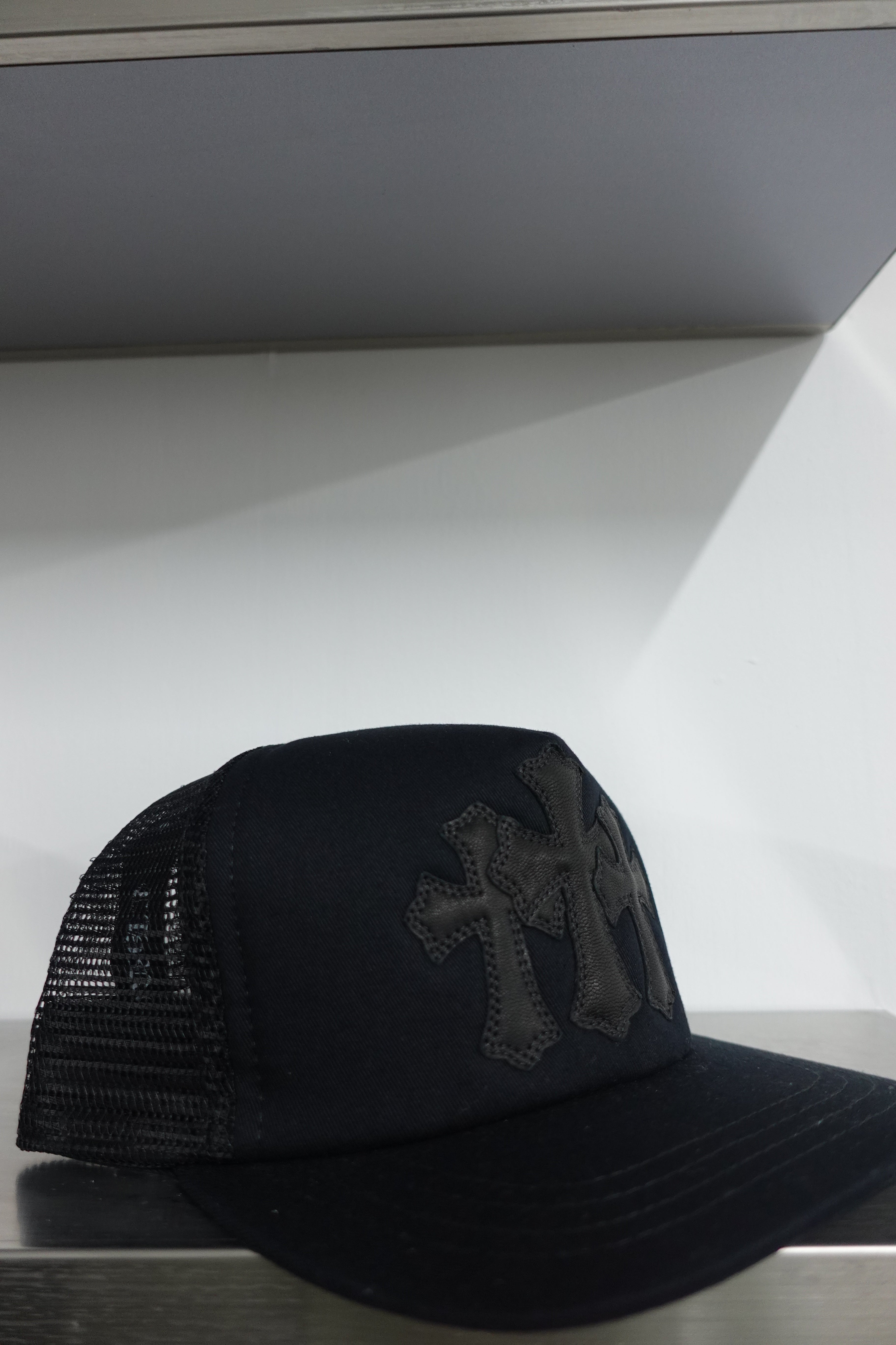 CEMETRY TRUCKER BLACK/BLACK