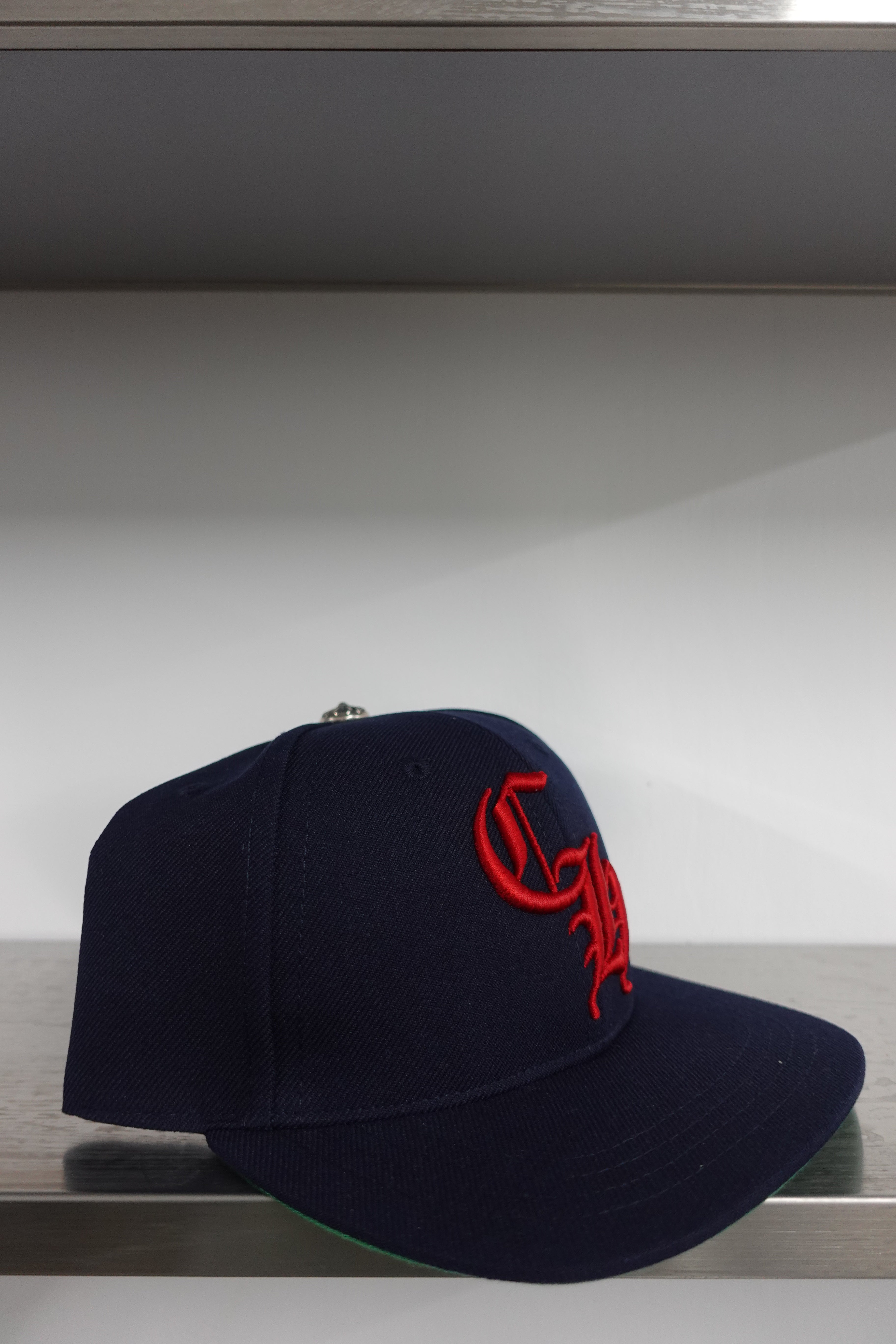 LETTER HAT NAVY/RED