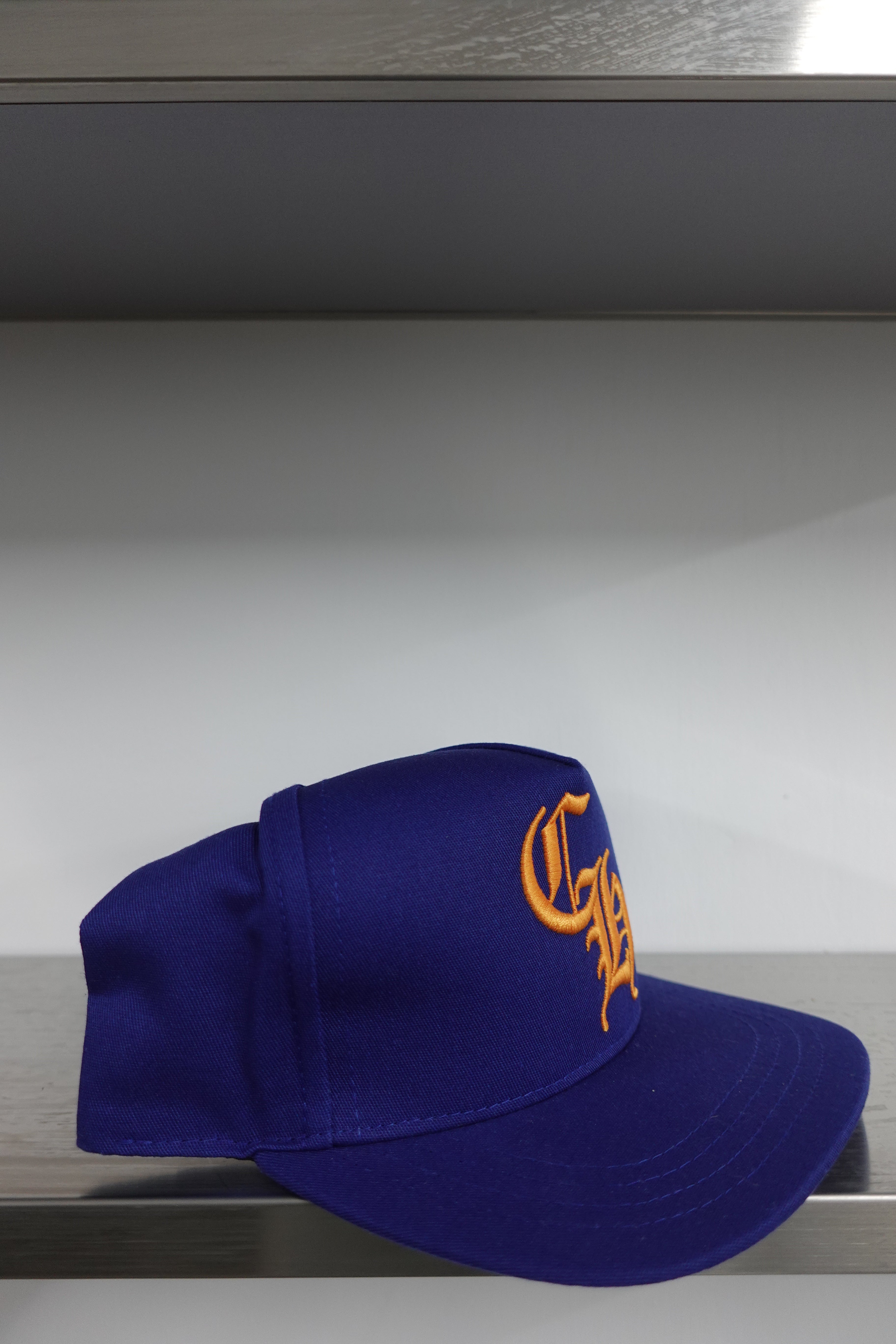 LETTER HAT BLUE/ORANGE