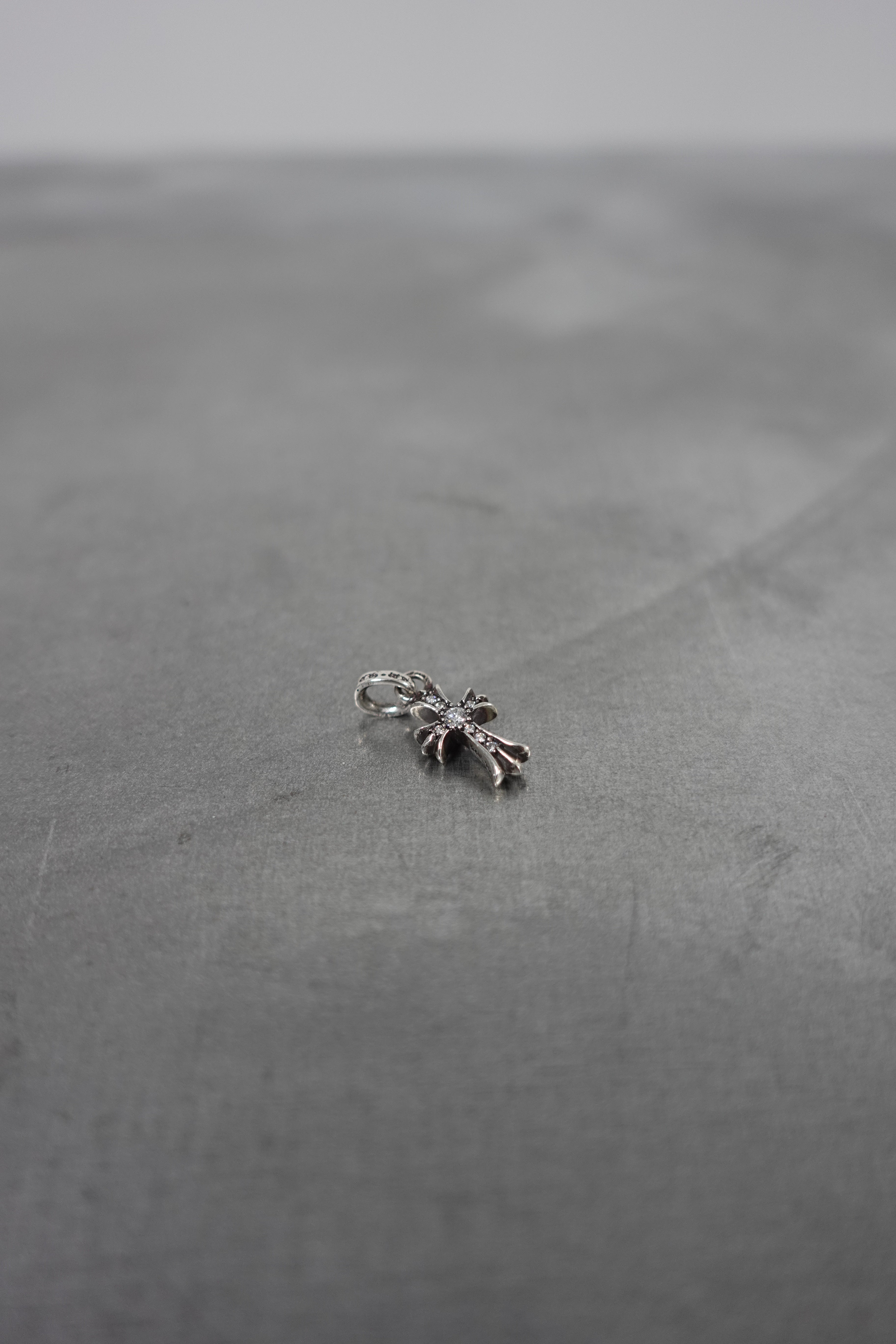 PAVE DIAMOND BABYFAT PENDANT