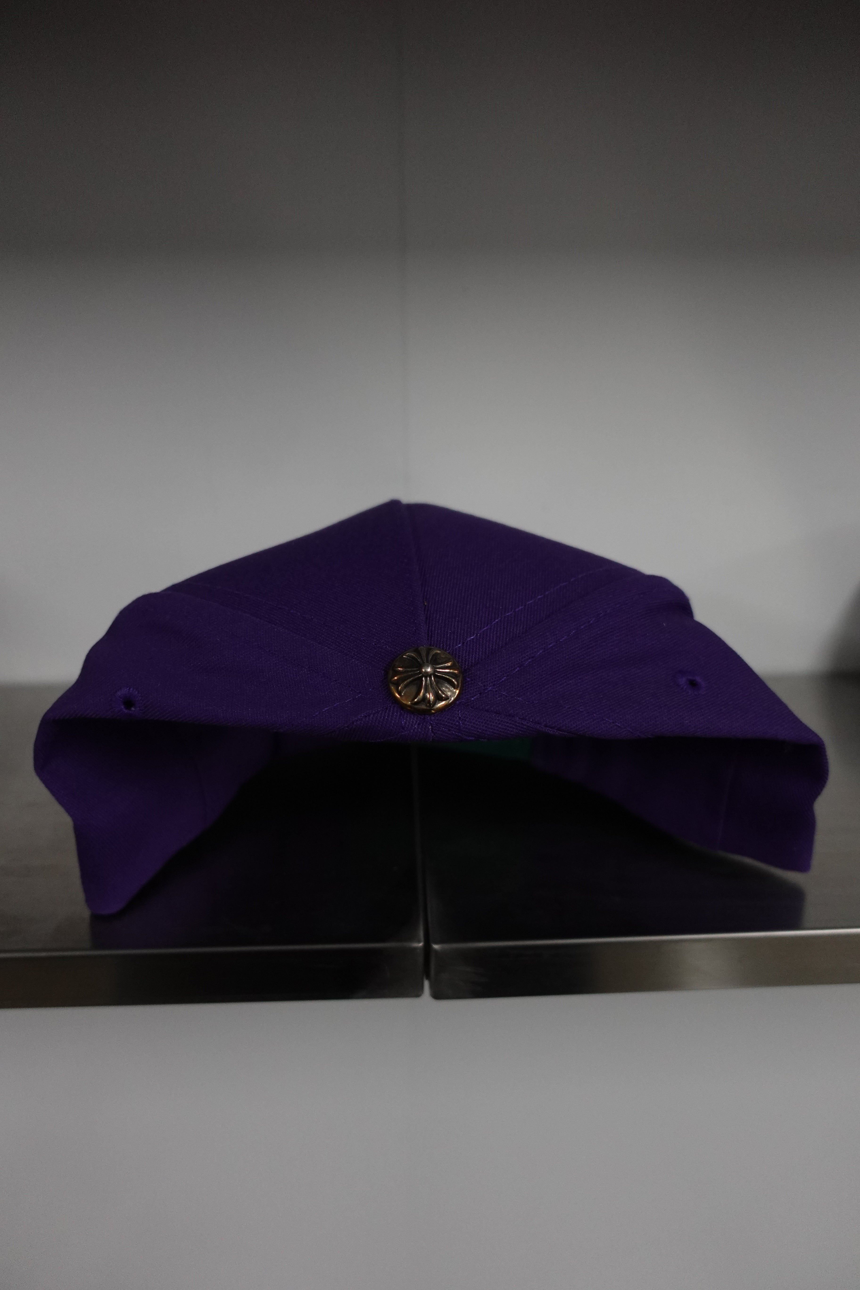 LETTER HAT PURPLE/GREEN