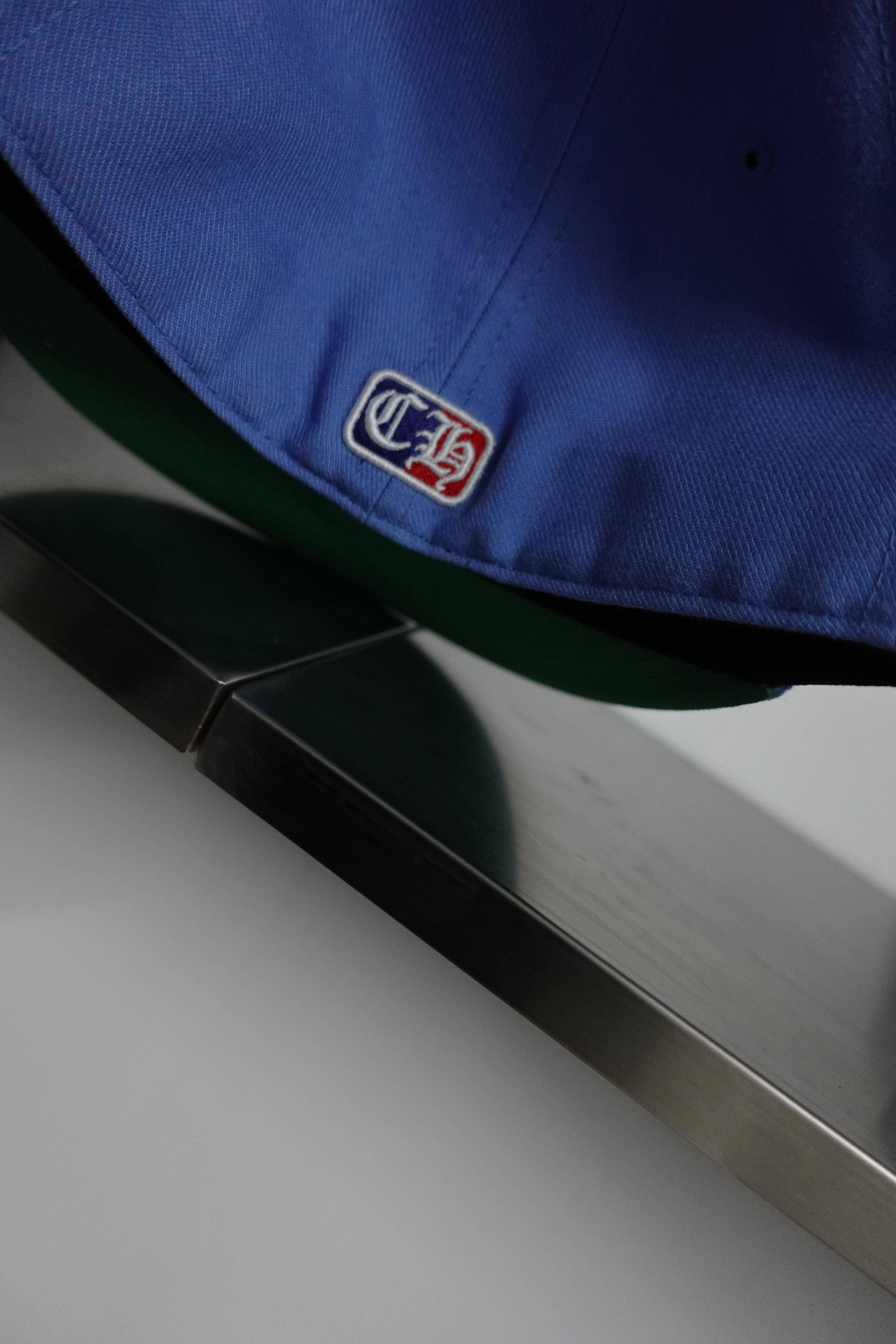 VINE HEART FITTED HAT BLUE