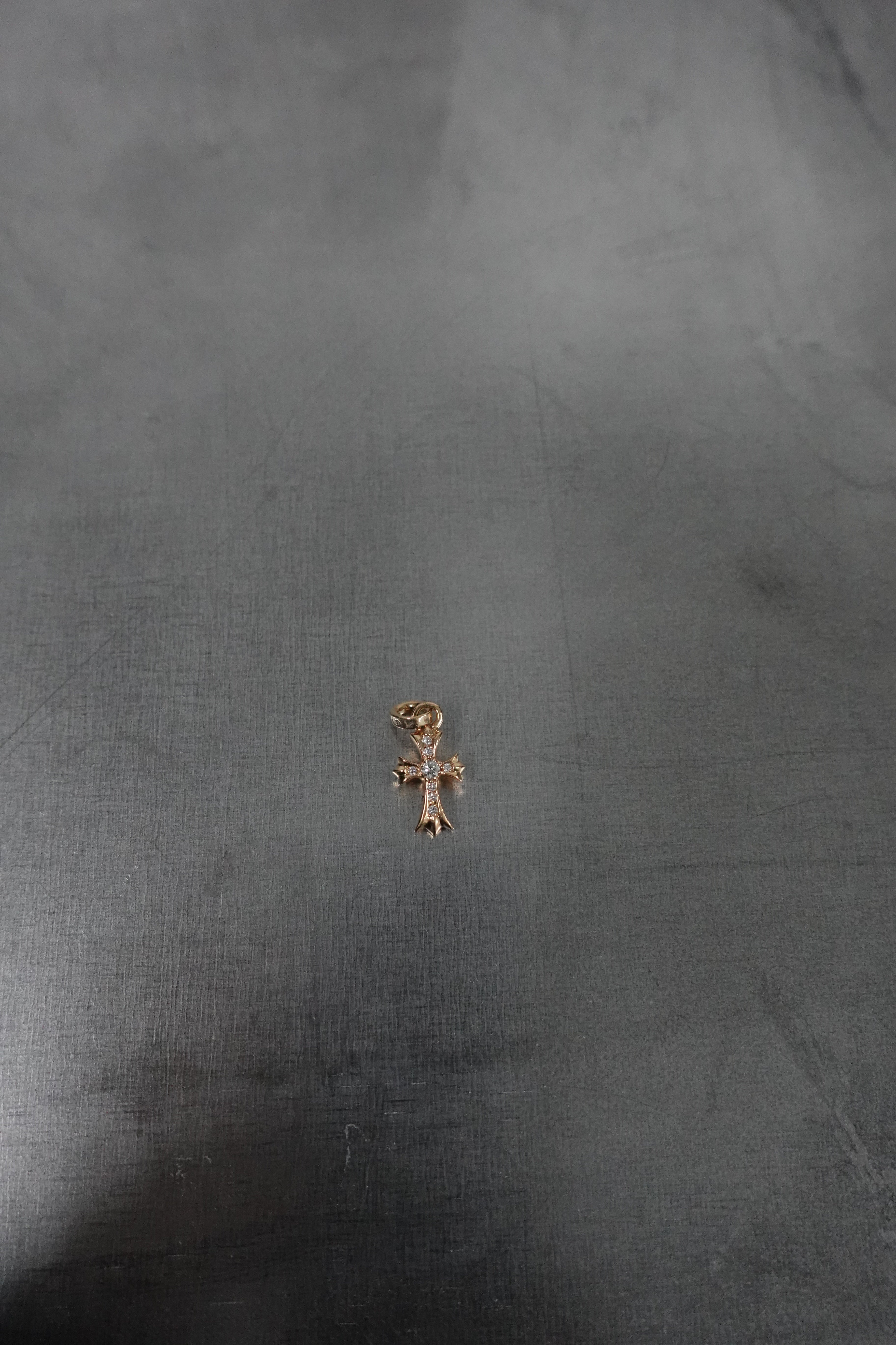 22K GOLD PAVE DIAMOND BABYFAT PENDANT