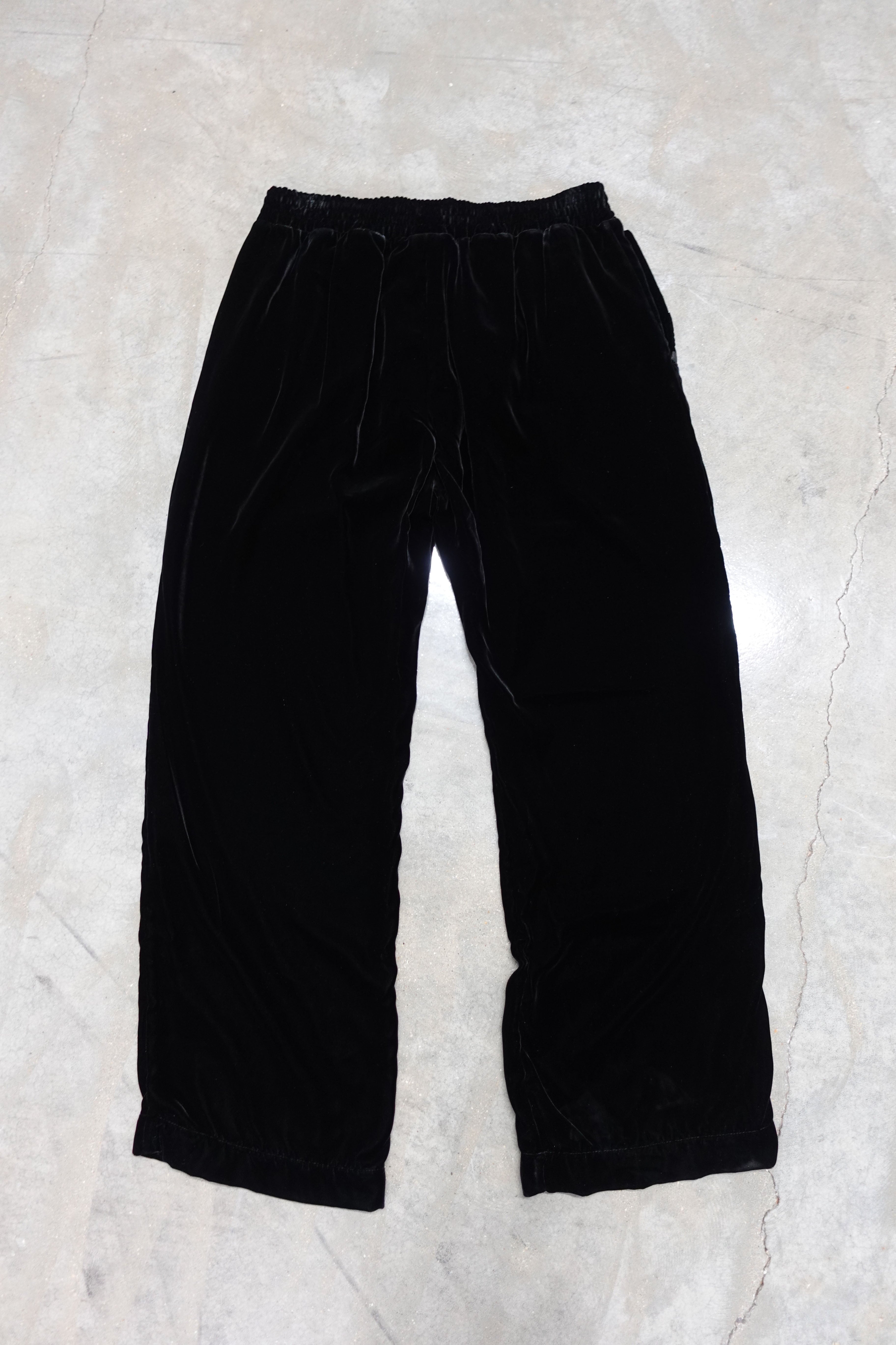 SO IT GOES VELVET JOGGERS BLACK