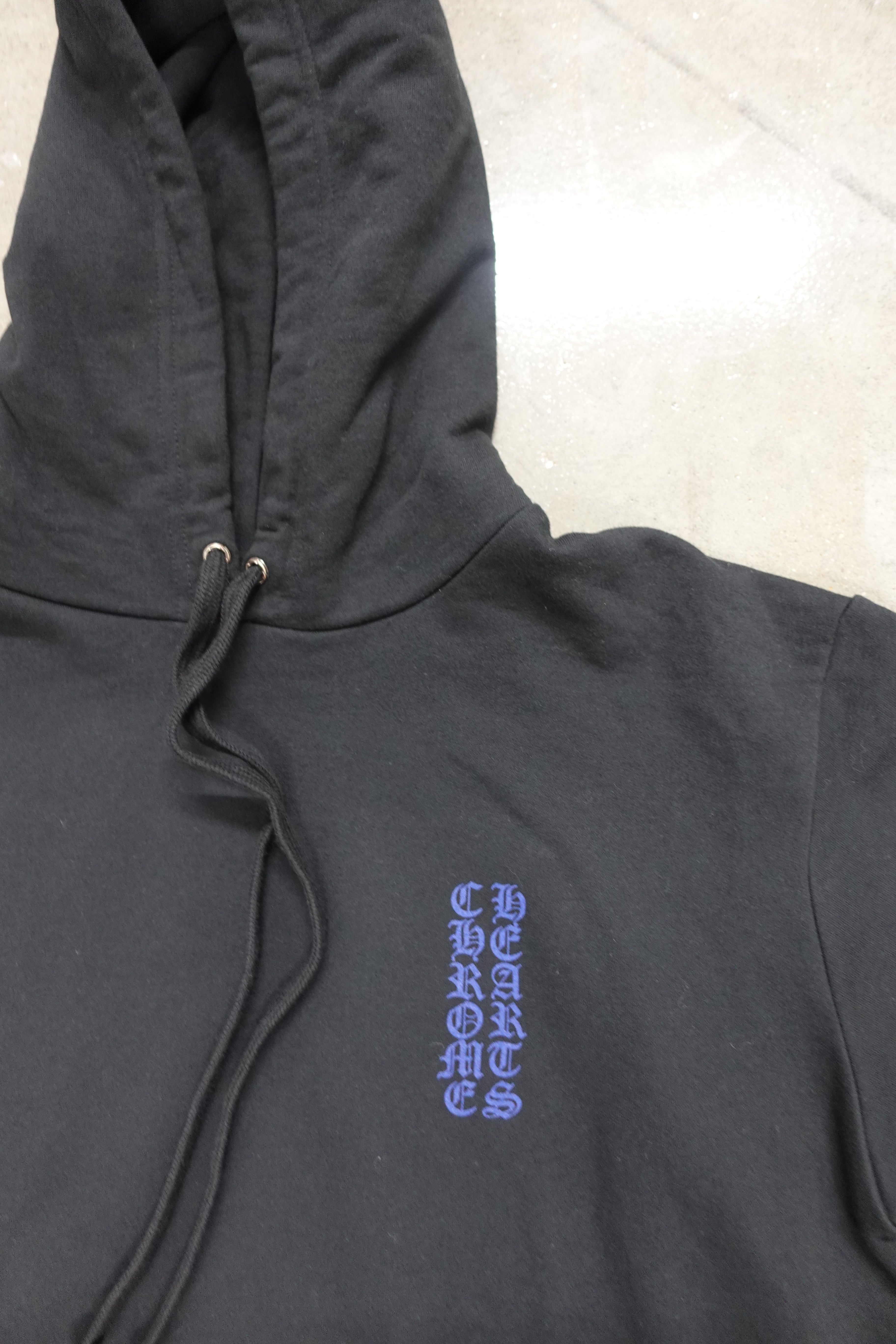 SCRIPT PULLOVER HOODIE BLACK/BLUE