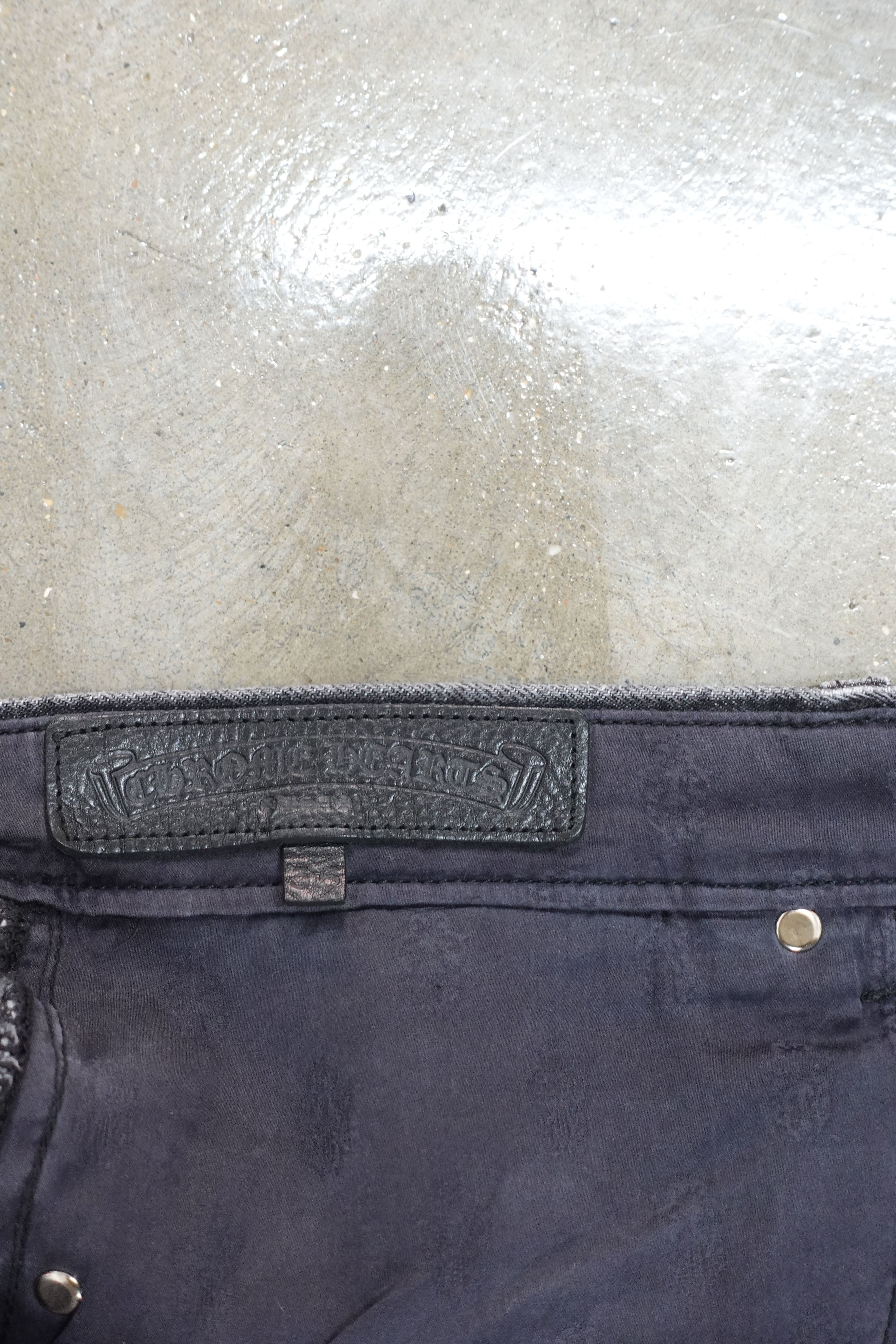 BLACK RED CROSS PATCH GREY CLB JEANS