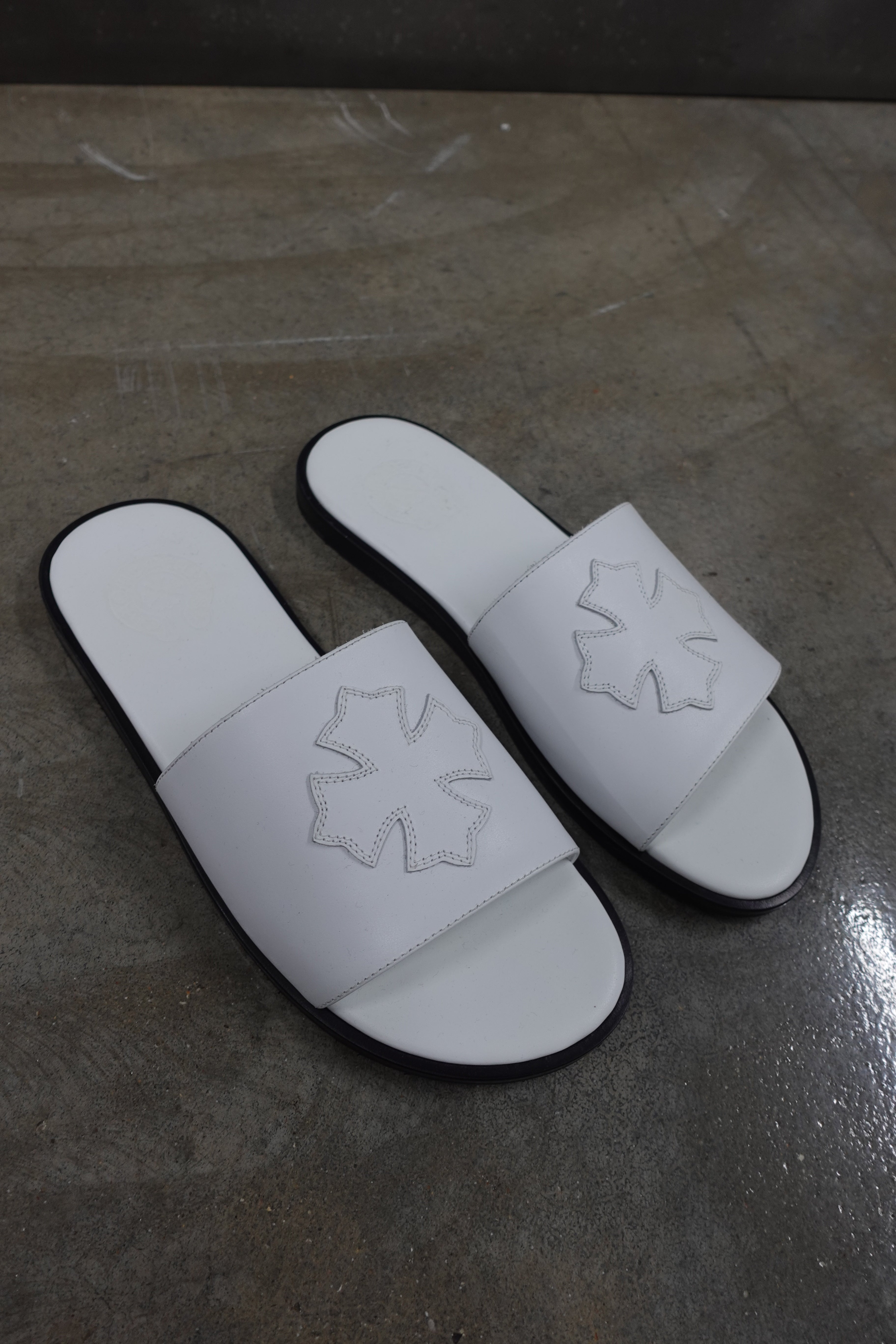 CROSS SLIDE WHITE