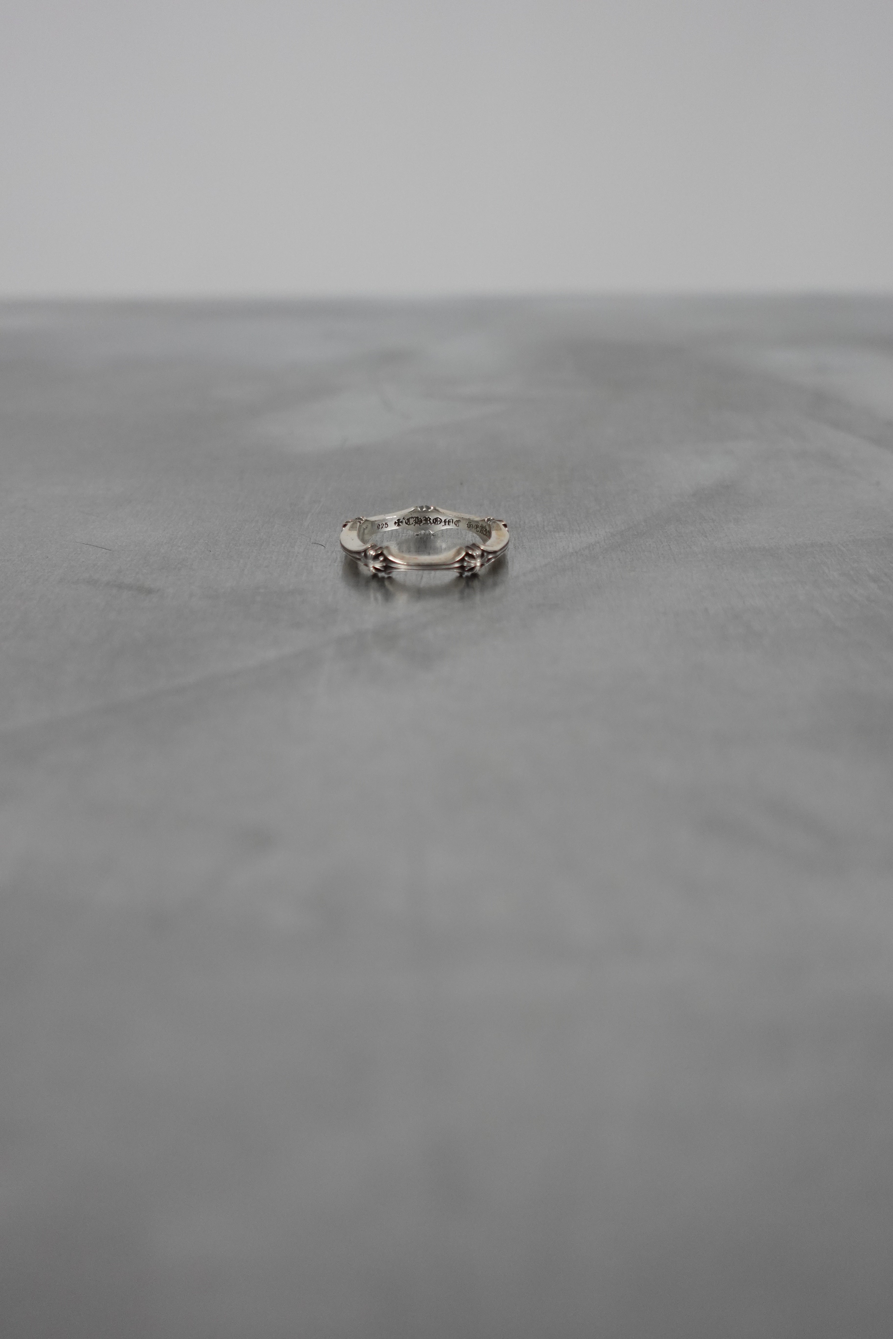 PLUS & BONE RING